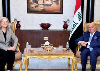رومانوسكي تجتمع بوزير الخارجية فؤاد حسين