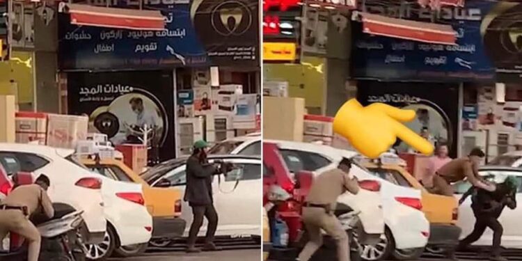 بغداد .. فيديو للحظة القبض على “مسلح “يطلق النار على المارة” في الشارع