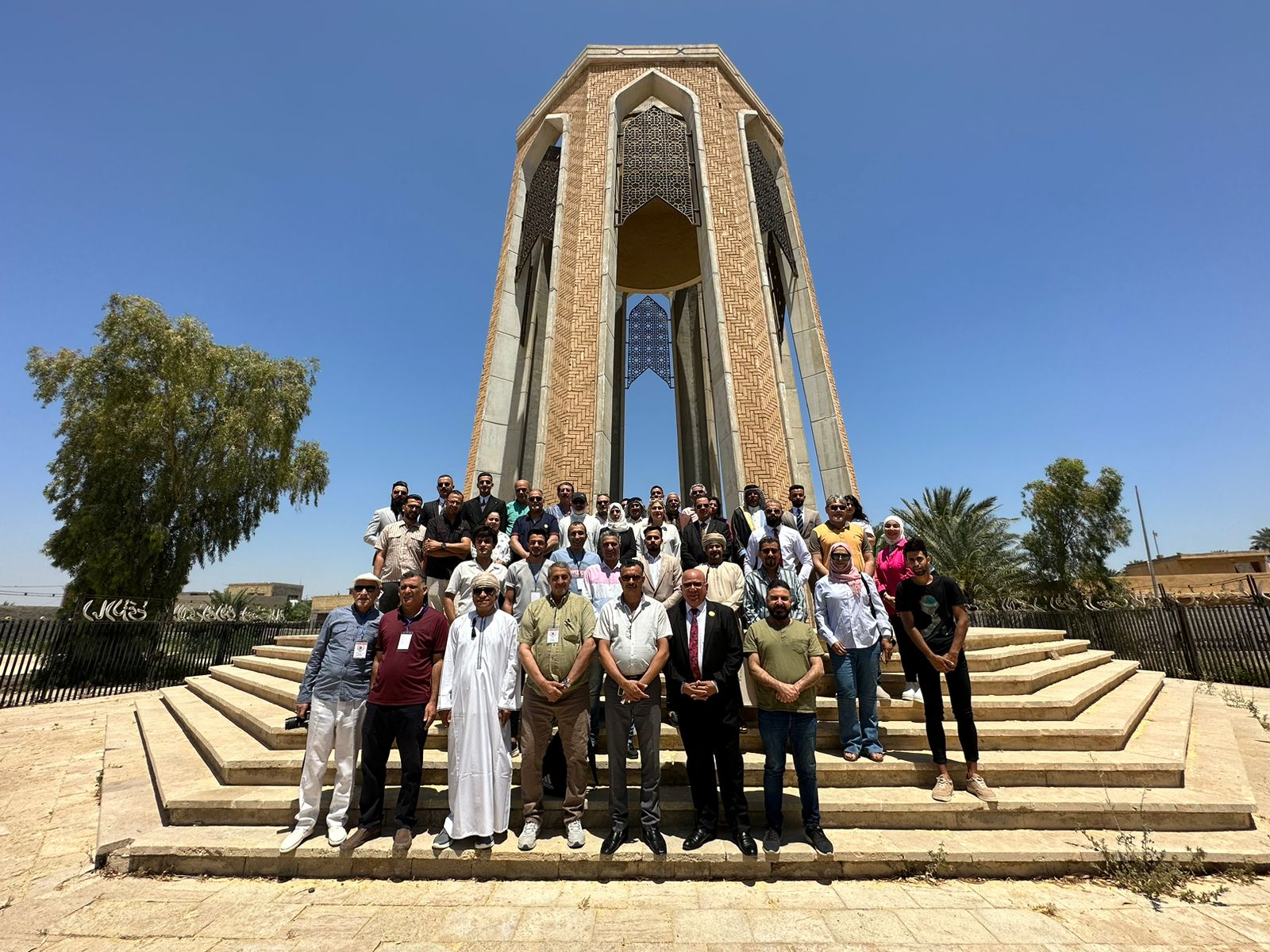 يوسف الكلابي يستقبل وفد من نقابة الفنانين ومجموعة من الفنانين العرب المشاركين في مهرجان واسط السينمائي