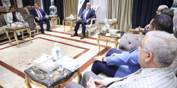 وزير الصحة يستقبل وفد نقابات الاطباء وأطباء الأسنان والصيادلة والتمريض