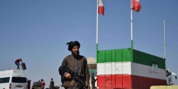 ايران .. طالبان تجني المليارات من ري الخشخاش بمياه إيران
