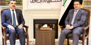 مستشار الأمن القومي ورئيس ممثلية كوردستان يبحثان (ملف النازحين في الإقليم)