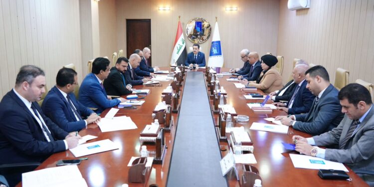 السوداني يجتمع في مبنى مفوضية الانتخابات