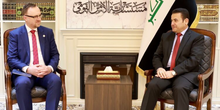 الأعرجي يستقبل مستشار الأمين العام للأمم المتحدة الخاص بـ(توثيق أدلة إدانة داعش الإرهابي)