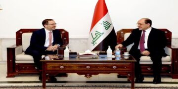 المالكي وسفير المملكة المتحدة يبحثان (مستجدات الاوضاع السياسية) والامنية دوليا واقليميا