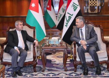 العراق يجدد عقد تزويد الأردن بـ (10 آلاف برميل نفط يومياً)