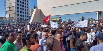 تظاهرة حاشدة للموظفين وسط بغداد للمطالبة بتعديل قانون سلم الرواتب