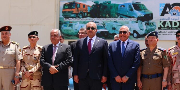 وزير الدفاع .. “بالامكان الافادة وتطويـــر قدرات الجيش العراقي” بالخبرات المتميزة لدى “الجيش المصري”