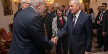 رئيس الجمهورية يلتقي ابناء الجالية العراقية في بريطانيا ويؤكد لهم ان العراق “يعيش مرحلة جديدة”
