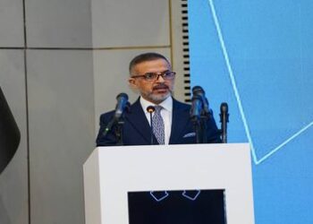 وزير التخطيط يؤكد ان “القطاع الخاص العراقي , بدأ يتلمس خطواته الصحيحة”
