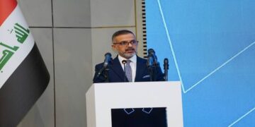 وزير التخطيط يؤكد ان “القطاع الخاص العراقي , بدأ يتلمس خطواته الصحيحة”
