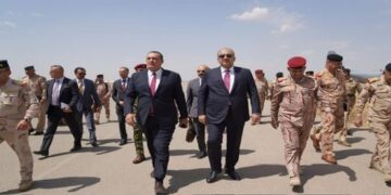 وزير الدفاع ووفد امني رفيع يصل الى كركوك