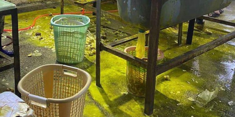 بغداد ..إغلاق معمل جبس يعمل في بيئة غير صالحة للاستهلاك البشري