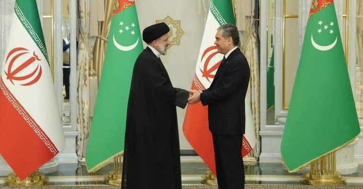 إيران تبرم عقد لــ(استيراد الغاز من تركمانستان) في القريب العاجل