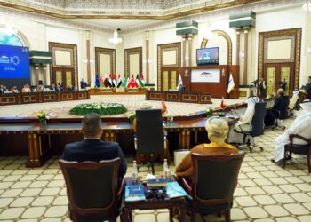 مستشار السوداني .. مشروع طريق التنمية أكبر من مجرد “ترانزيت بضائع”