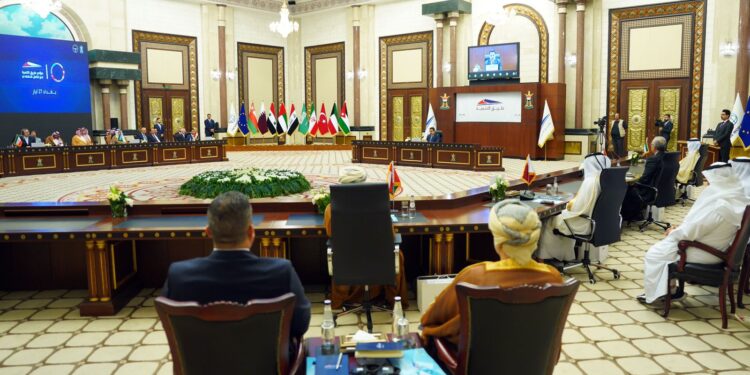 مستشار السوداني .. مشروع طريق التنمية أكبر من مجرد “ترانزيت بضائع”