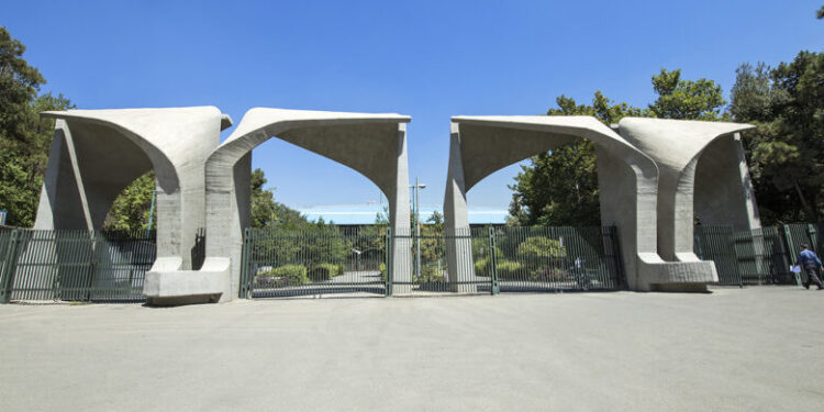 وفد إيراني إلى بغداد لحل مشاكل الطلاب العراقيين في إيران