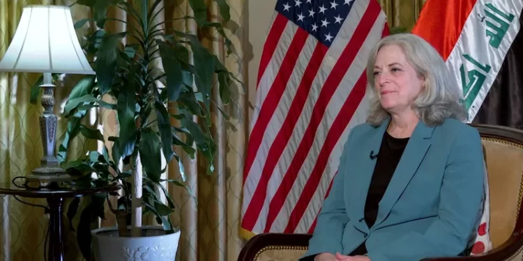 السفيرة الامريكية .. العراقيون لا يريدون “دولة ميليشيات” ولن نرحل عن المنطقة