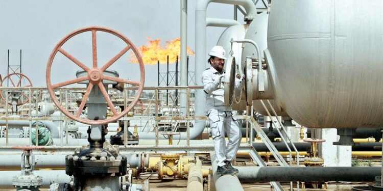 نائب ينوه الى وجود (هدر للمال العام) في عقد لمصفاة كربلاء النفطية