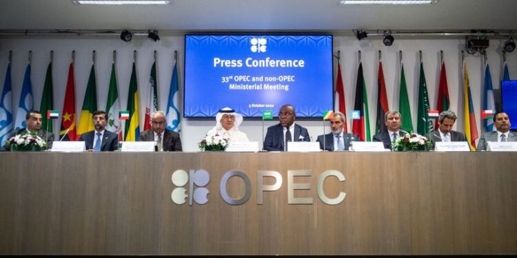 مع تراجع الأسعار “أوبك بلس” تدرس مزيدا من خفض إنتاج النفط