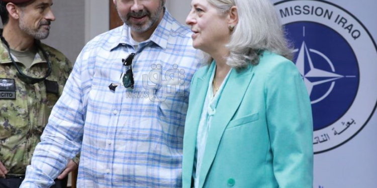 السفيرة الامريكية .. عن “تغيير نظام الحكم في العراق” … اسألوا الشعب عن ذلك