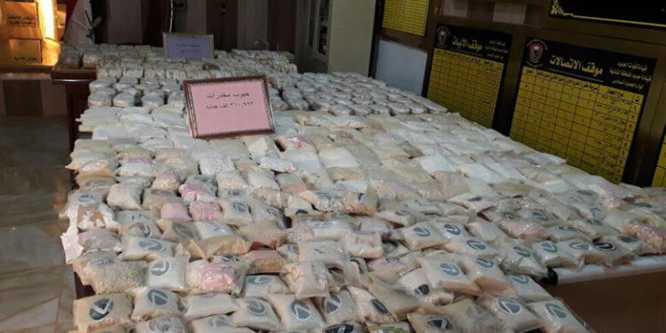 اعتقال (21 تاجرا ومروجا) للمخدرات ومصادرة الآف الحبوب المخدرة