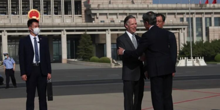 بلينكن يصل إلى بكين أملا في “تخفيف التوتر”