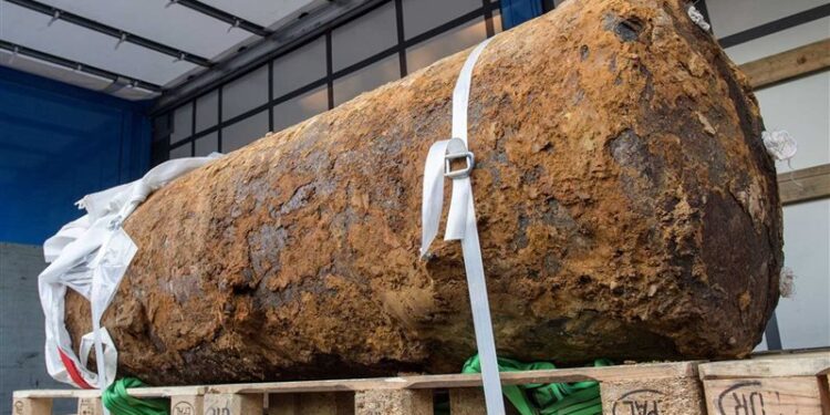 ألمانيا .. تفجير قنبلة “من الحرب العالمية الثانية ” تزن نصف طن