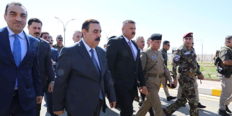 وزير الداخلية يصل إلى الأنبار على رأس وفد أمني