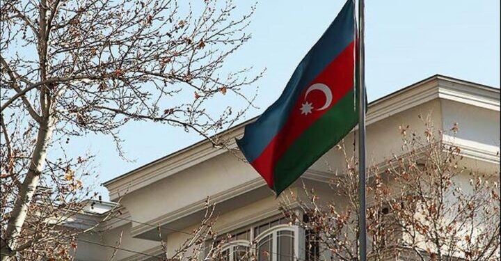 أذربيجان توصي رعاياها بــ(عدم السفر إلى إيران)