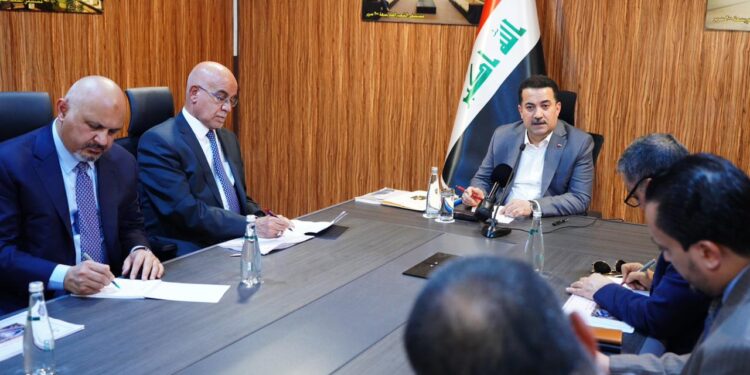 السوداني يزور مشروع مستشفى الشعب العام ويوجه بإزالة العقبات عن مشاريع المستشفيات المتلكئة