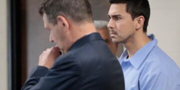 القبض على “مغتصب متسلسل” بفضل (اختبار حمض نووي وقفاز قديم)
