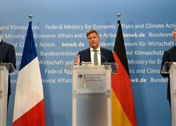 ألمانيا وفرنسا وإيطاليا تتفق على “التعاون في شراء المواد الخام”