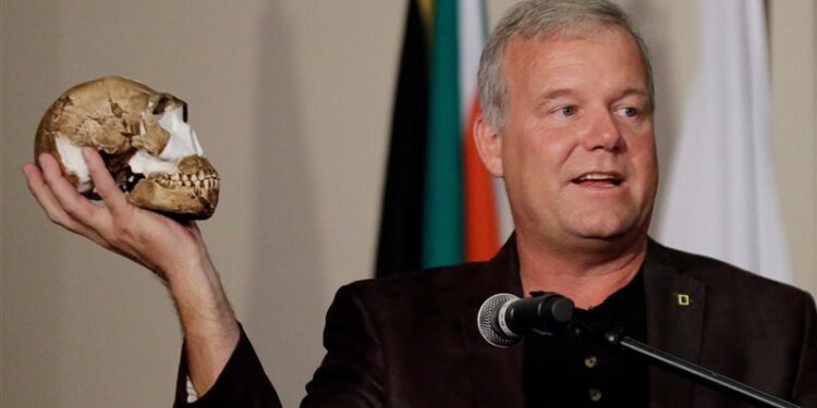 اكتشاف قبور لذوي الأدمغة الصغيرة يغير نظرية التطور .. “أقدم المدافن البشرية”