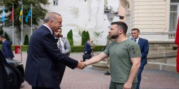 اردوغان يقترح على زيلينسكي تشكيــل لجنة لاجراء “تحقيق مفصل” بتدمير محطة كاخوفسكايا