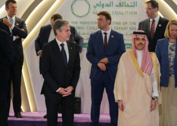 تعهد سعودي بمواصلة دعم التحالف ضد “داعش”