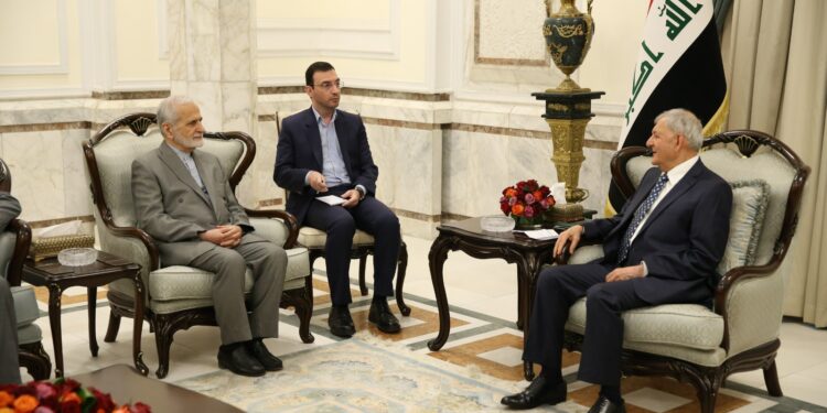 رئيس الجمهورية يستقبل كمال خرازي رئيس المجلس الاستراتيجي للعلاقات الخارجية في ايران