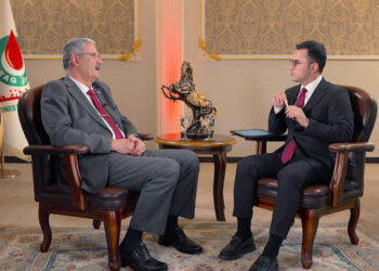 وزير النفط .. لا يمكن الاستمرار في استيراد الغاز من إيران