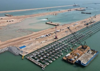 وكالة انباء الاناضول التركية تصف “طريق التنمية العراقي” بأنه سيسهم في تقليل اعتماد الاقتصاد العراقي على النفط