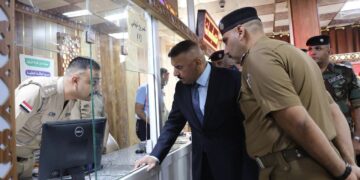 الشمري يزور دائرة البطاقة الوطنية في الكرادة ويوجه بتسهيل انجاز معاملات المواطنين