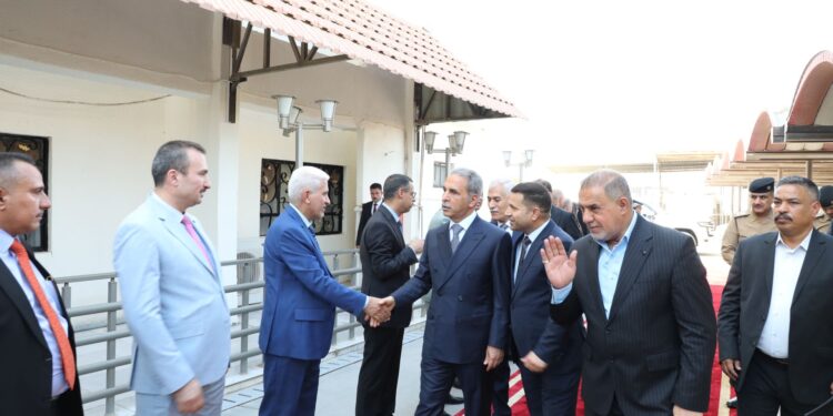 رئيس مجلس القضاء الاعلى يزور استئناف المثنى