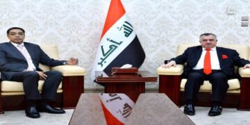 العراق والكويت يبحثان اعمال اللجنة الفنيَّة والقانونيَّة المعنيَّة بـ(ترسيم الحدود البحريَّة)