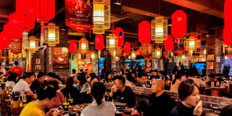 “الصخور المقلية” ,,, طبق صيني قديم بدأ في الانتشار مجدداً