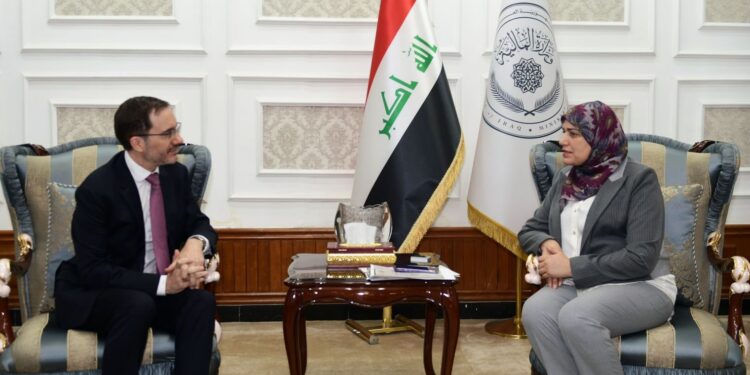 وزيرة المالية تستقبــل سفير المملكة المتحدة