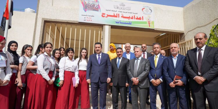 السوداني يشدد على عزم الحكومة تجاوز حالة الاكتظاظ في المدارس