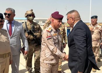 الشمري يعقد اجتماعاً في مقر قيادة عمليات ميسان