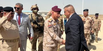 الشمري يعقد اجتماعاً في مقر قيادة عمليات ميسان