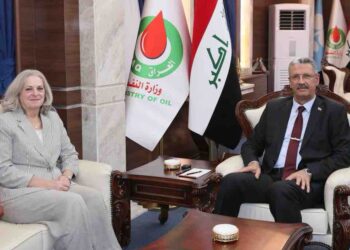 السفيرة الأميركية تكشف مضمون مباحثاتها مع وزير النفط