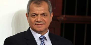 السوداني يُكرم حسين سعيد بــقطعة أرض