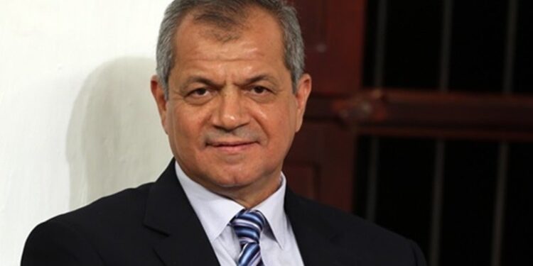 السوداني يُكرم حسين سعيد بــقطعة أرض